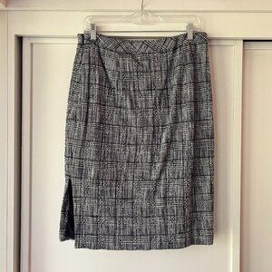 Banana Republic Check Pencil Skirt w/ Side Slit - Size 10